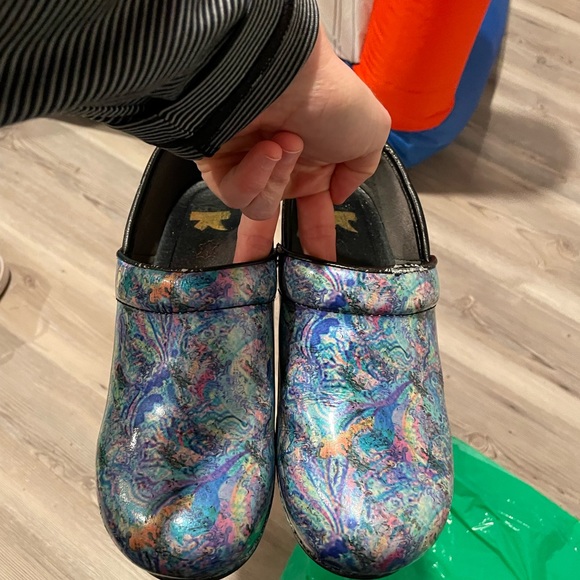 Size 39 or (8.5) multi color Dansko clog- gently used. - Picture 2 of 3